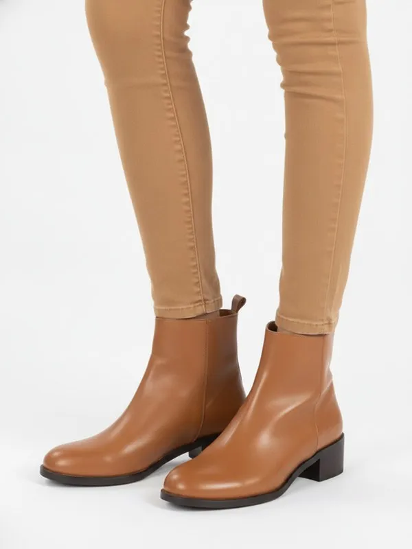 Oakmere Ankle Boot in Tan, model shot on white